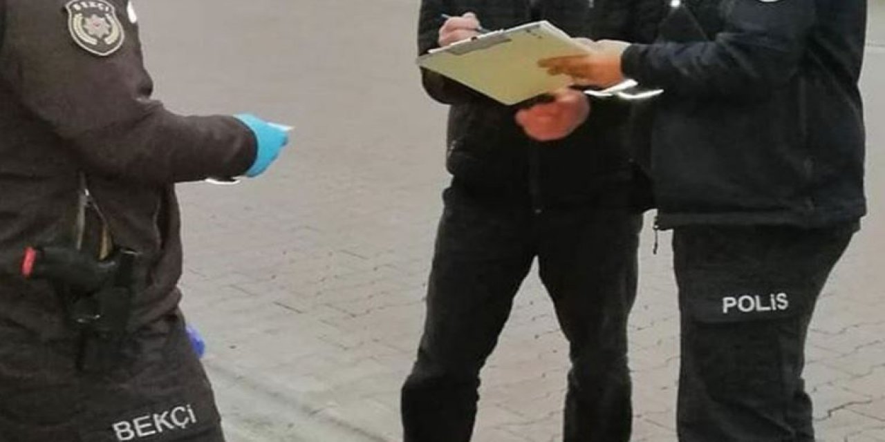 'Atatürk' yazısı ve resmi suç oldu: 'Ne böyle pavyon yazısı gibi' cezası