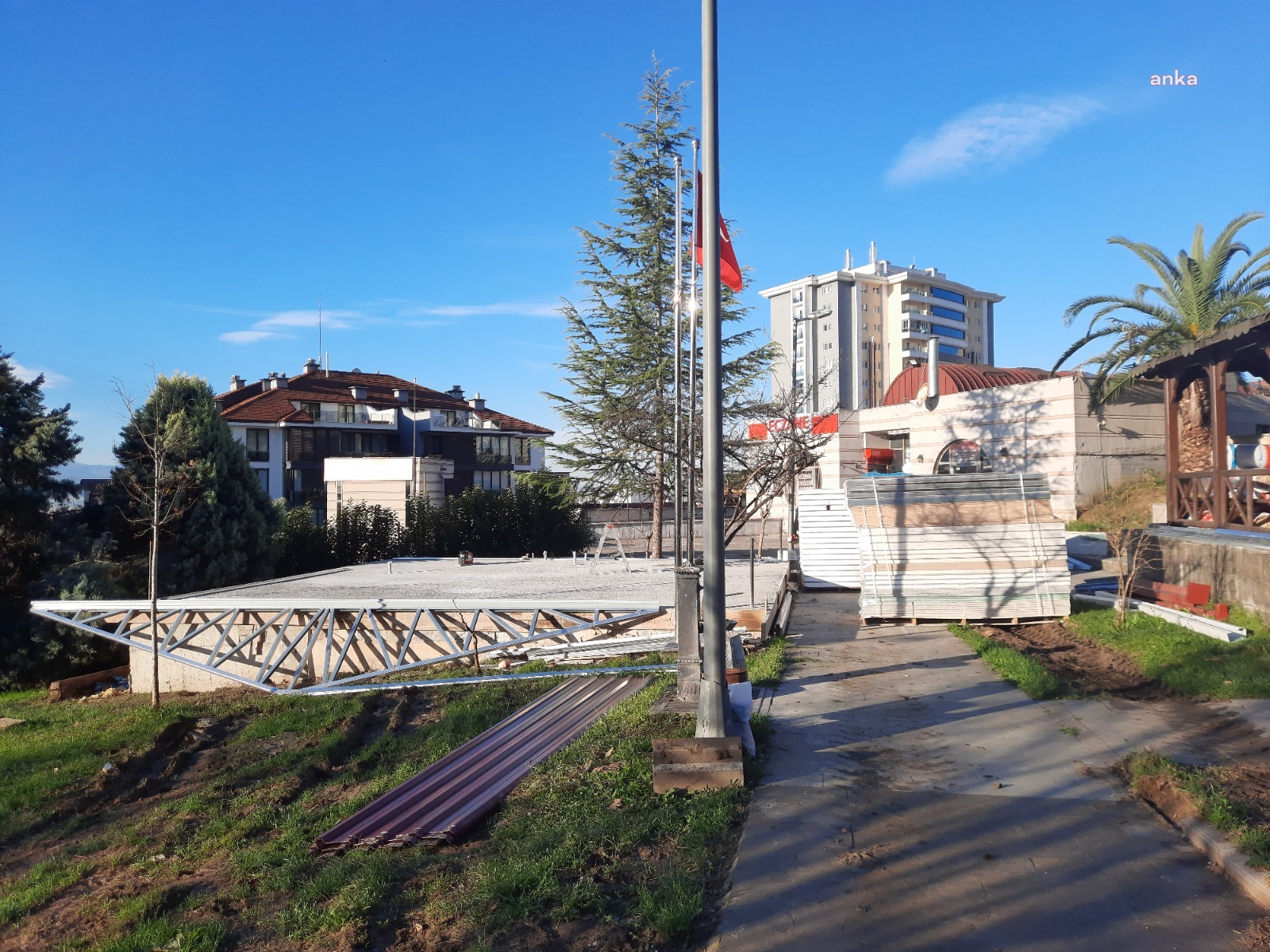 İzmit Belediyesi Akarca'daki eski muhtarlık binasını genişletiyor