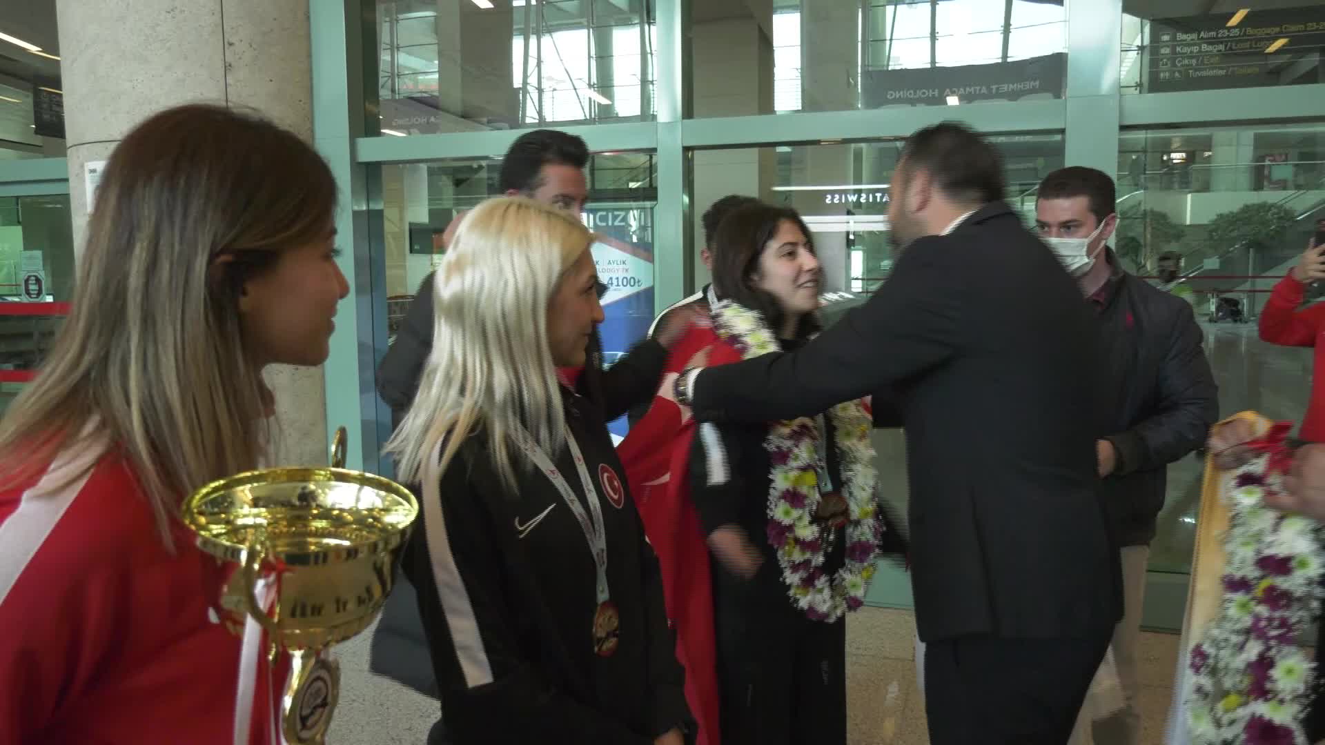 Ankara Büyükşehir'in spor kulüpleri madalya ile döndü