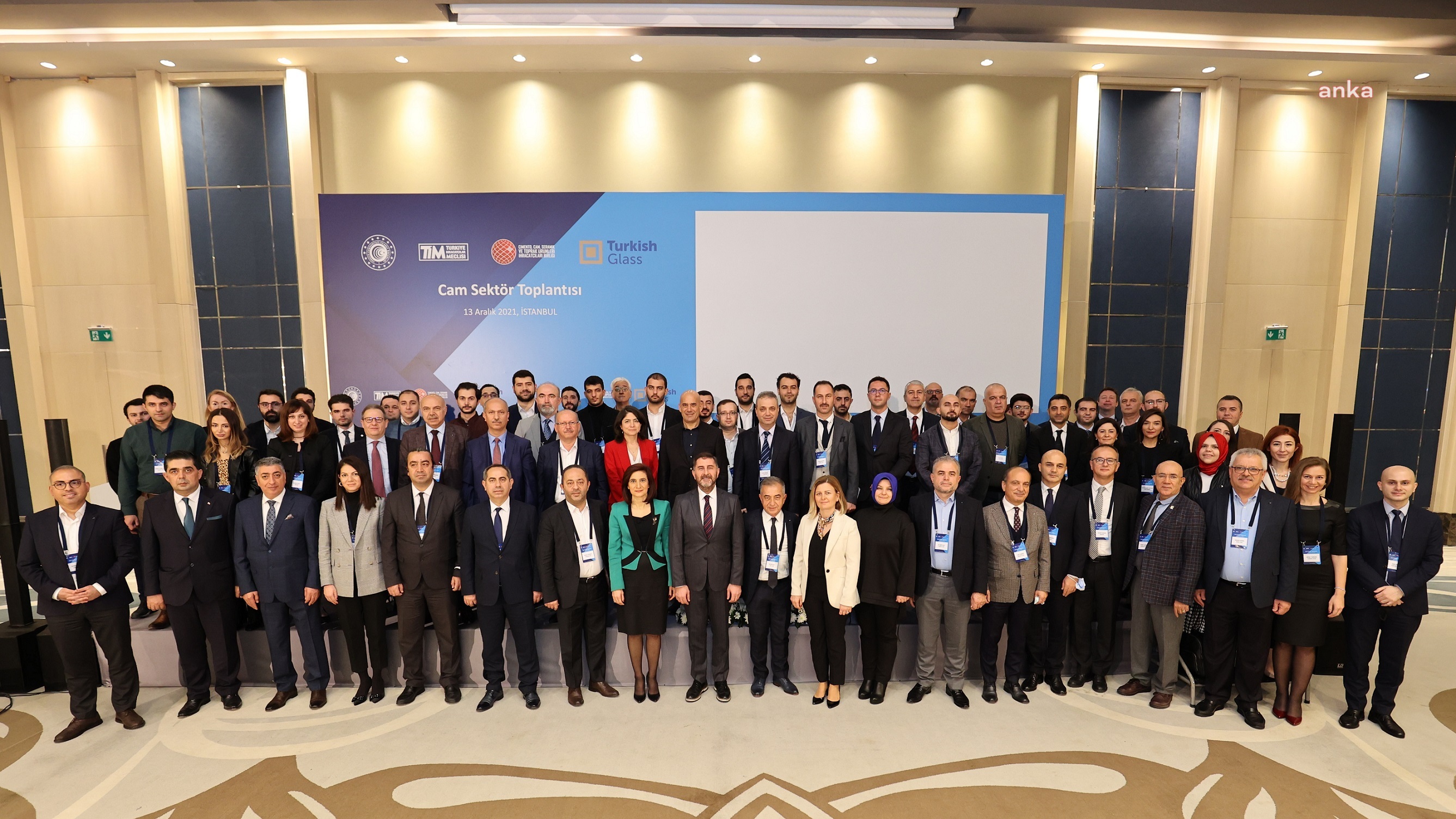 Cam sektörü, ihracata yönelik üretimde kullanılan enerjinin ucuzlatılmasını istedi