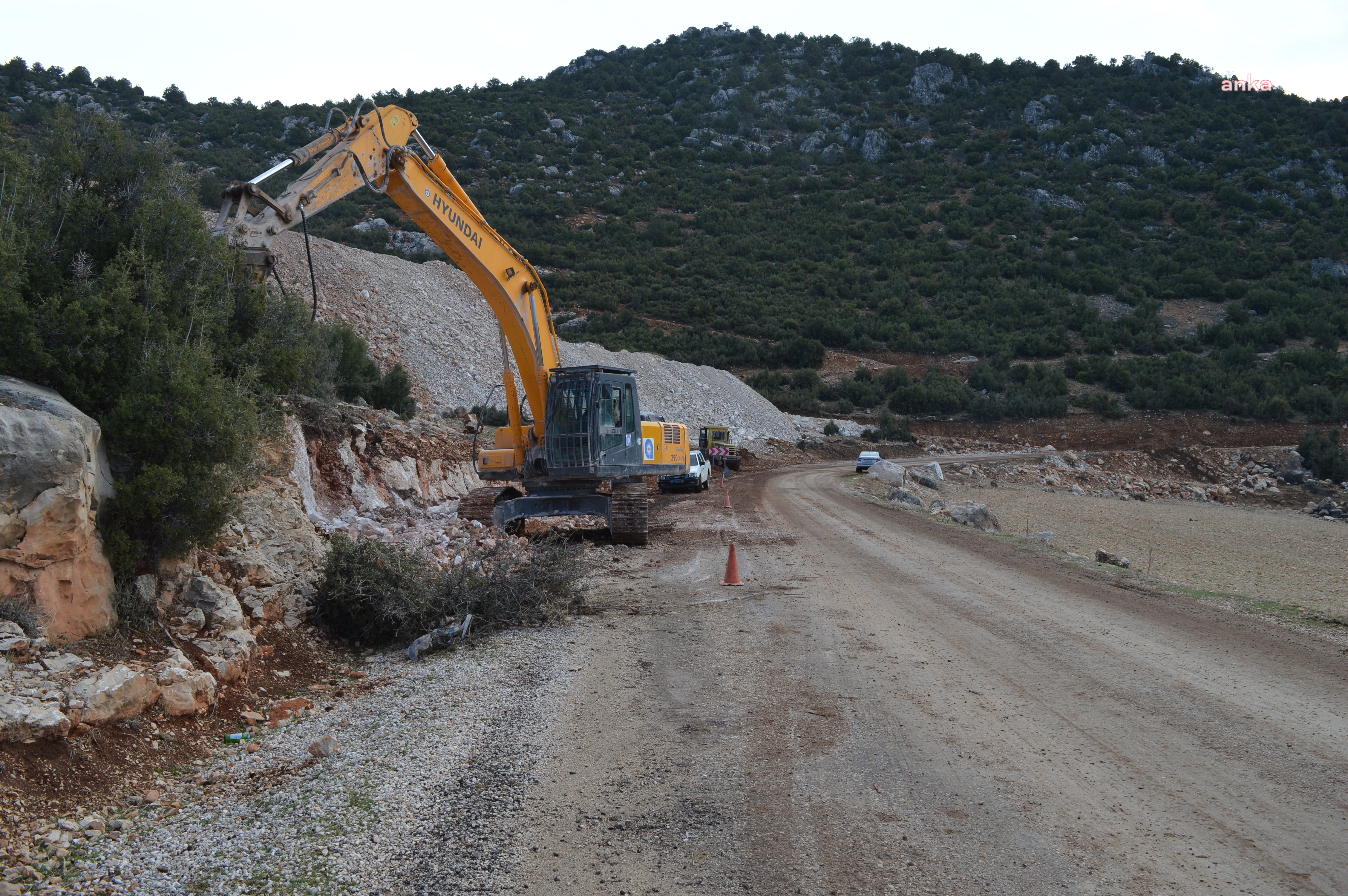 Korkuteli- Güzle yolu çalışmalarında sona gelindi