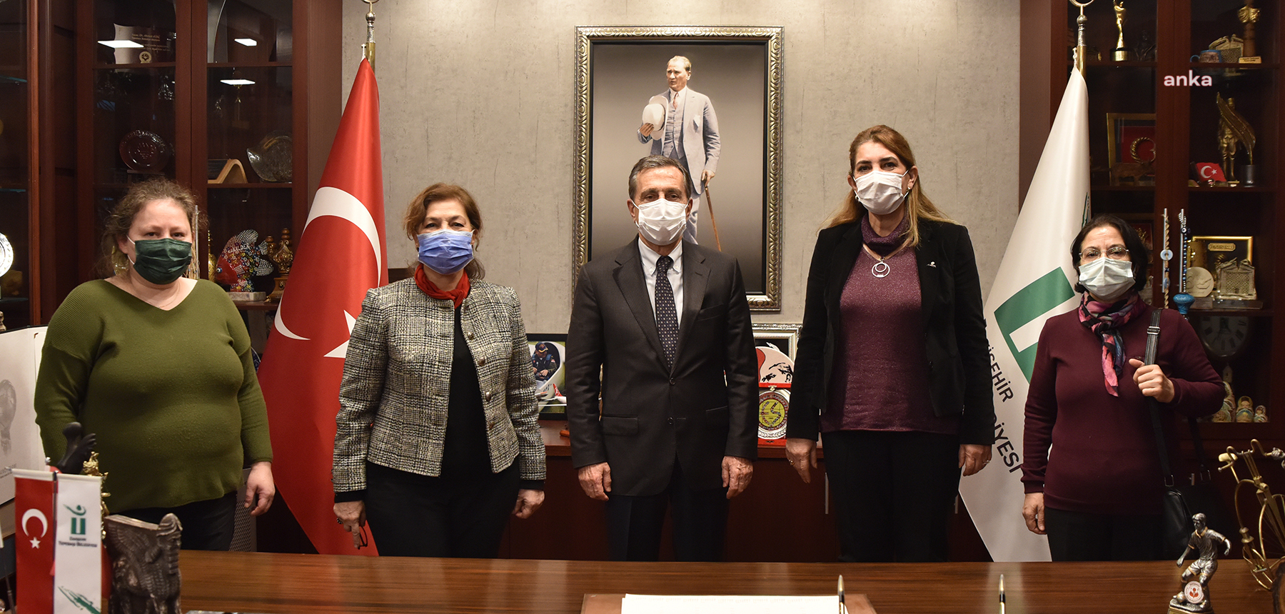 Cumhuriyet Kadınları Derneği'nden Ahmet Ataç'a ziyaret