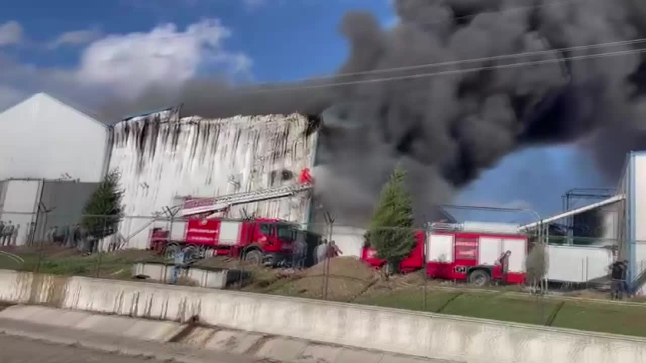 Çorum'da yağ fabrikasında yangın