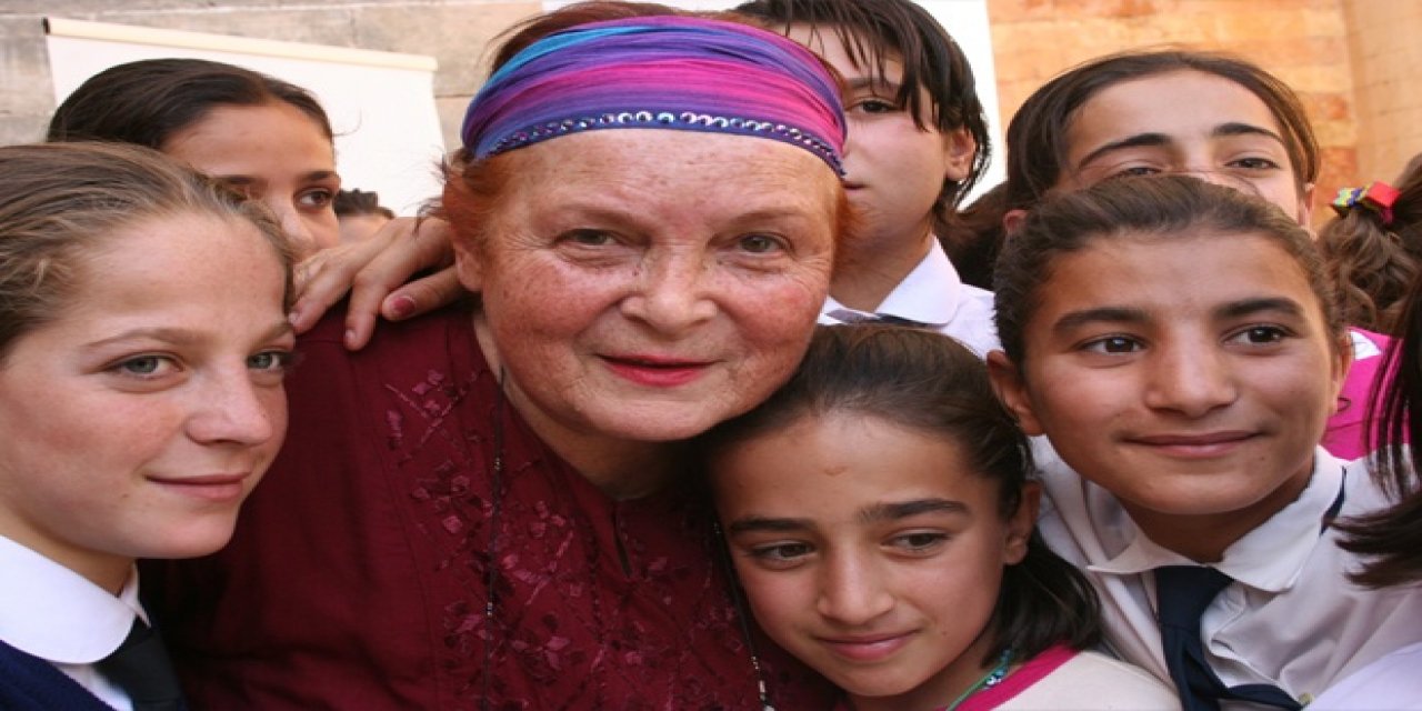 İBB Meclisi'nde Türkan Saylan tartışması yaşandı. AKP'li Gökkuş: "Biz bu kişinin ismini hiçbir yere vermeyeceğiz"