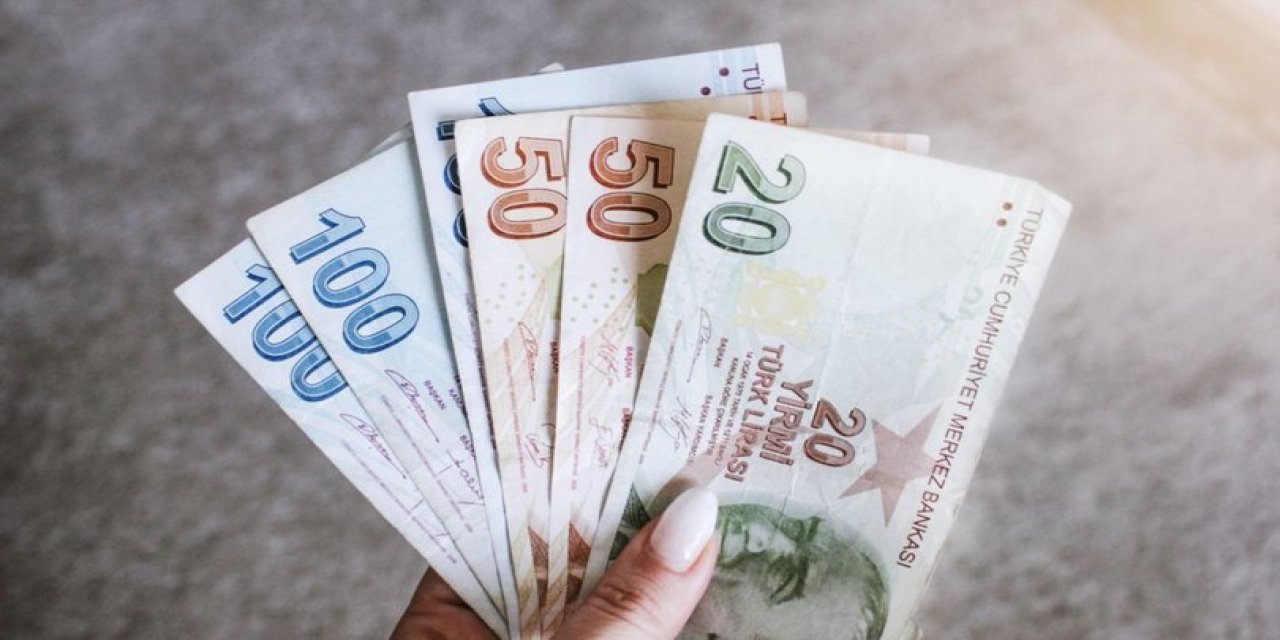 Bakan Vedat Bilgin 'kaldırıldı' dedi ama... AKP'lilerden maaşlarla ilgili tepki çeken kanun teklifi