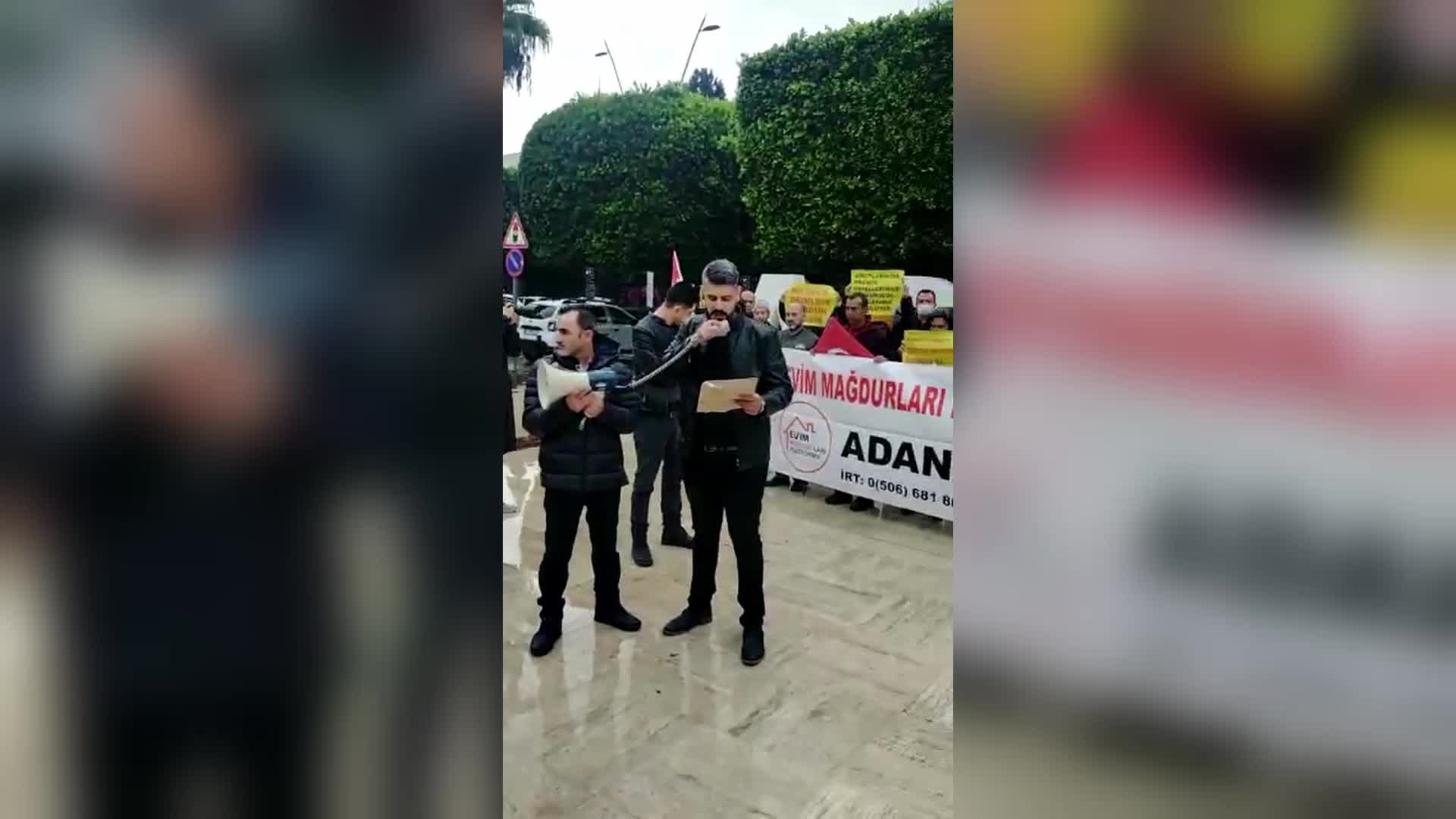 Erdoğan' seslendiler: "Evim" mağdurlarından Adana'da yağmur altında eylem