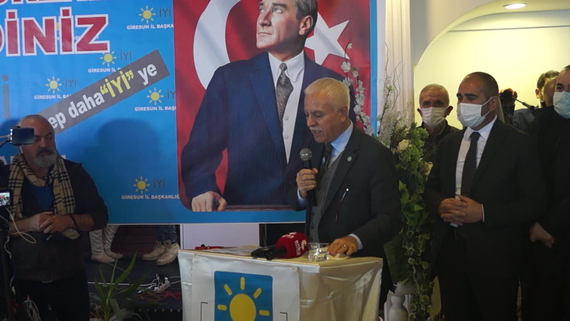 İYİ Partili Koray Aydın: "AKP, dayak yemiş boksör gibi bir o yana bir bu yana sallanıyor"