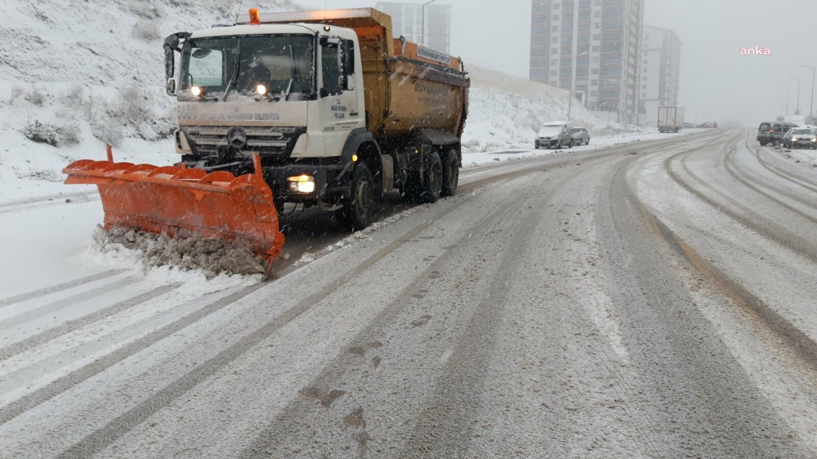 ABB,  kar küreme çalışmalarını canlı yayınlıyor