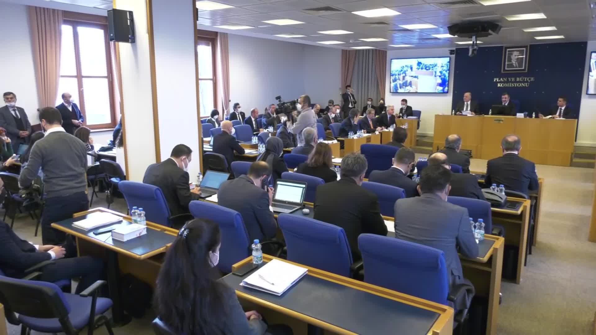 Asgari ücret teklifinin görüşmeleri tartışmalı başladı: "Anayasa'nın eşitlik ilkesine aykırı"