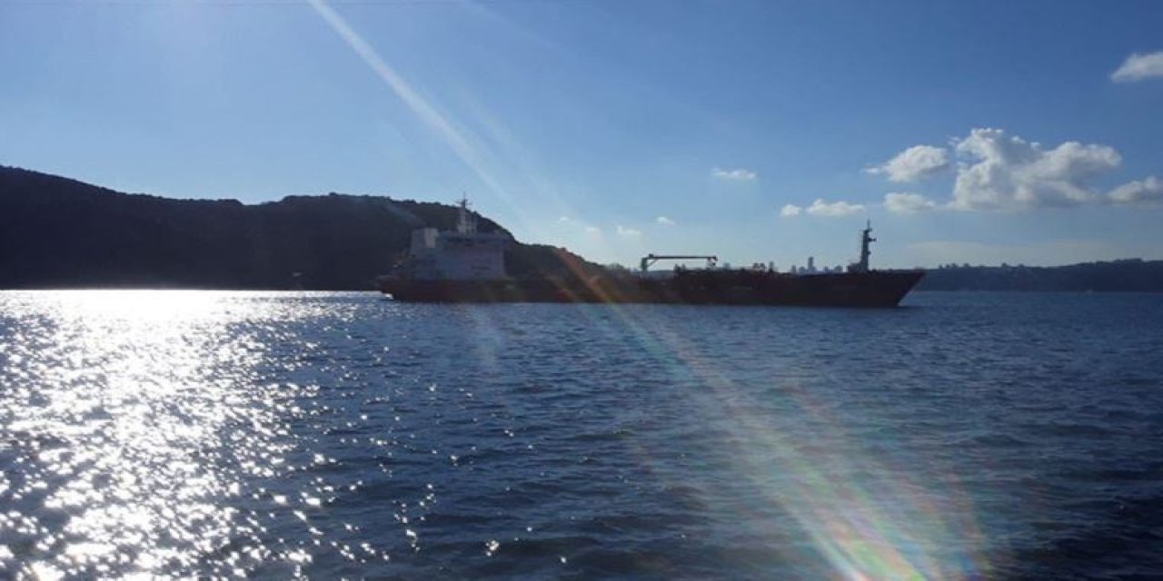 İstanbul Boğazı gemi trafiğine kapatıldı