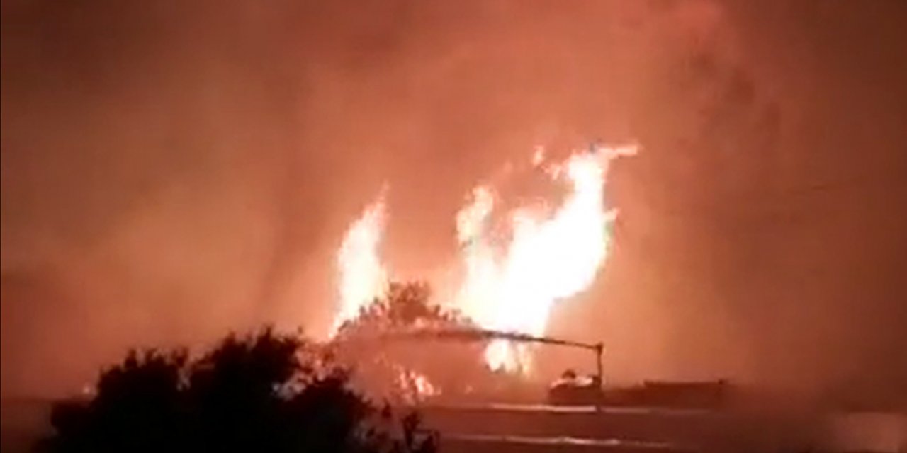 Otluk alanda çıkan ve sera ile evleri tehdit eden yangın söndürüldü