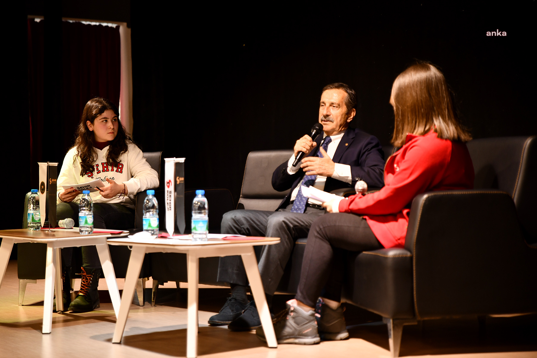 Tepebaşı Belediye Başkanı Ataç, tecrübelerini gençlere aktardı