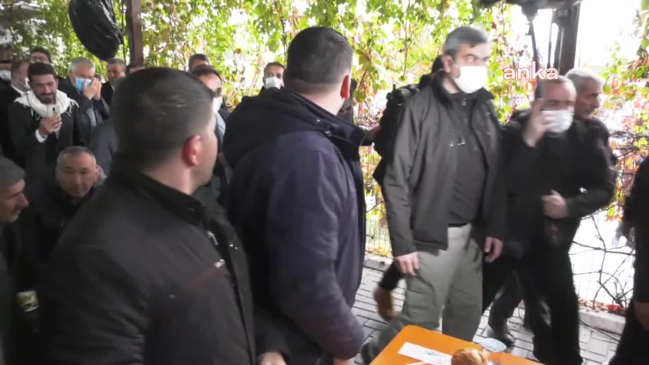 CHP lideri Kılıçdaroğlu'na sorunlarını anlatan kamyoncu: "Gelirimiz Türk lirası giderimiz dolar bazında"