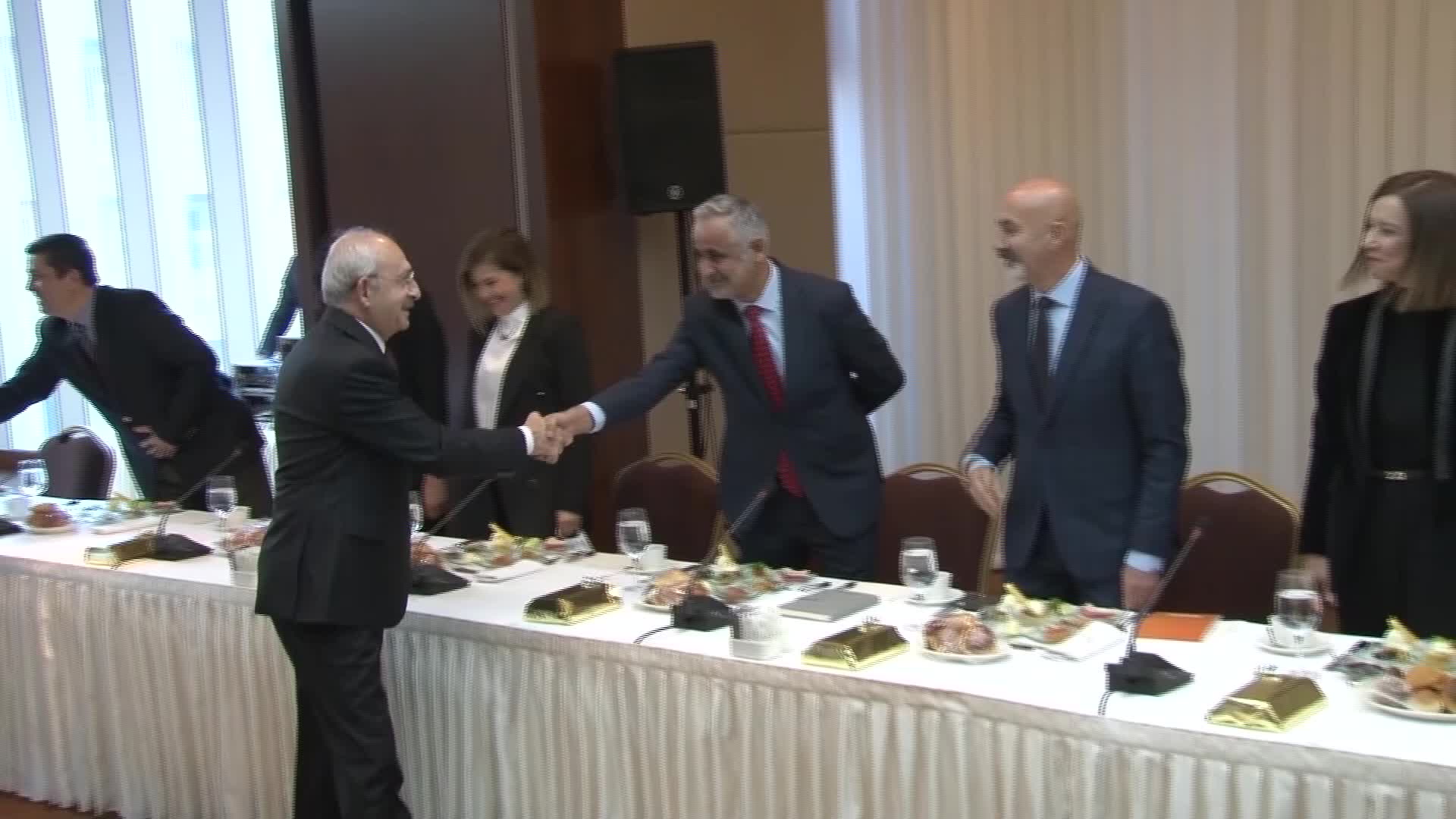 Kılıçdaroğlu, televizyon kanallarının Ankara temsilcileriyle bir araya geldi