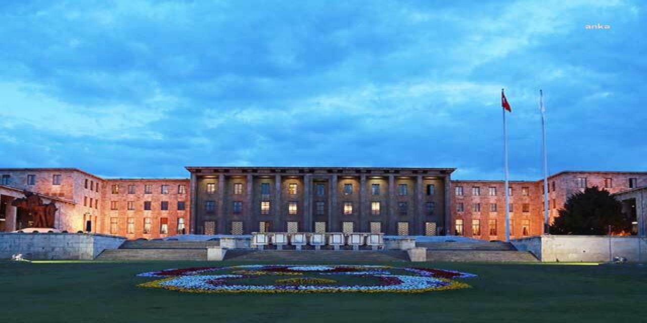 TBMM'den Ümit Özdağ'a bilgisayar yanıtı: "Talep üzerine değiştirilmiştir"