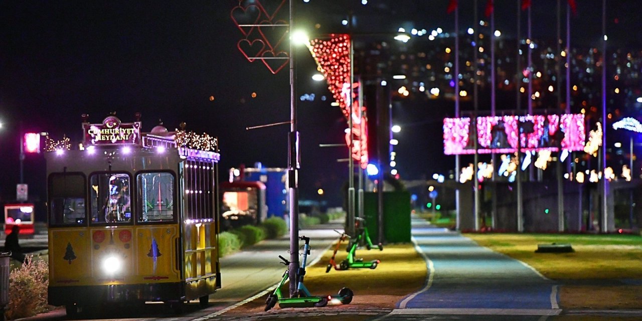İzmir yeni yıla ışıl ışıl giriyor