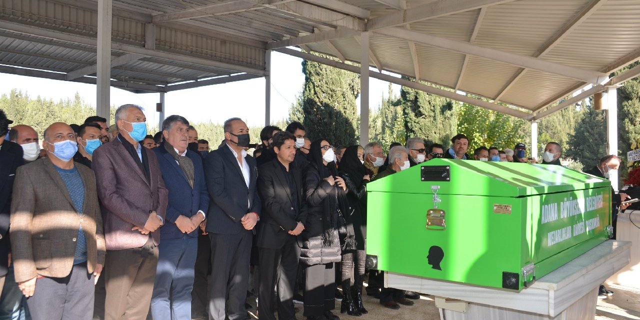 Faruk Tınaz, memleketi Adana'da toprağa verildi