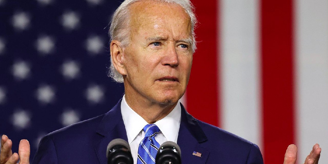 Beyaz Saray etkinliğinde tuhaf anlar: Biden'a canlı yayında telefon şakası yapıldı