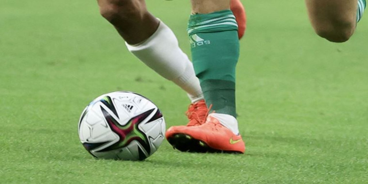 Ünlü futbolcu maç sırasında hayatını kaybetti