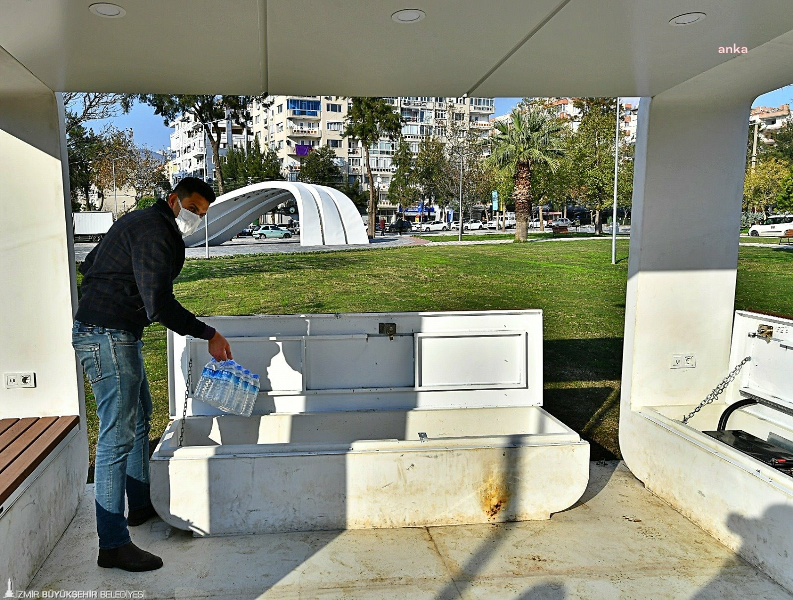 İzmir'deki parklar deprem toplanma alanı oluyor