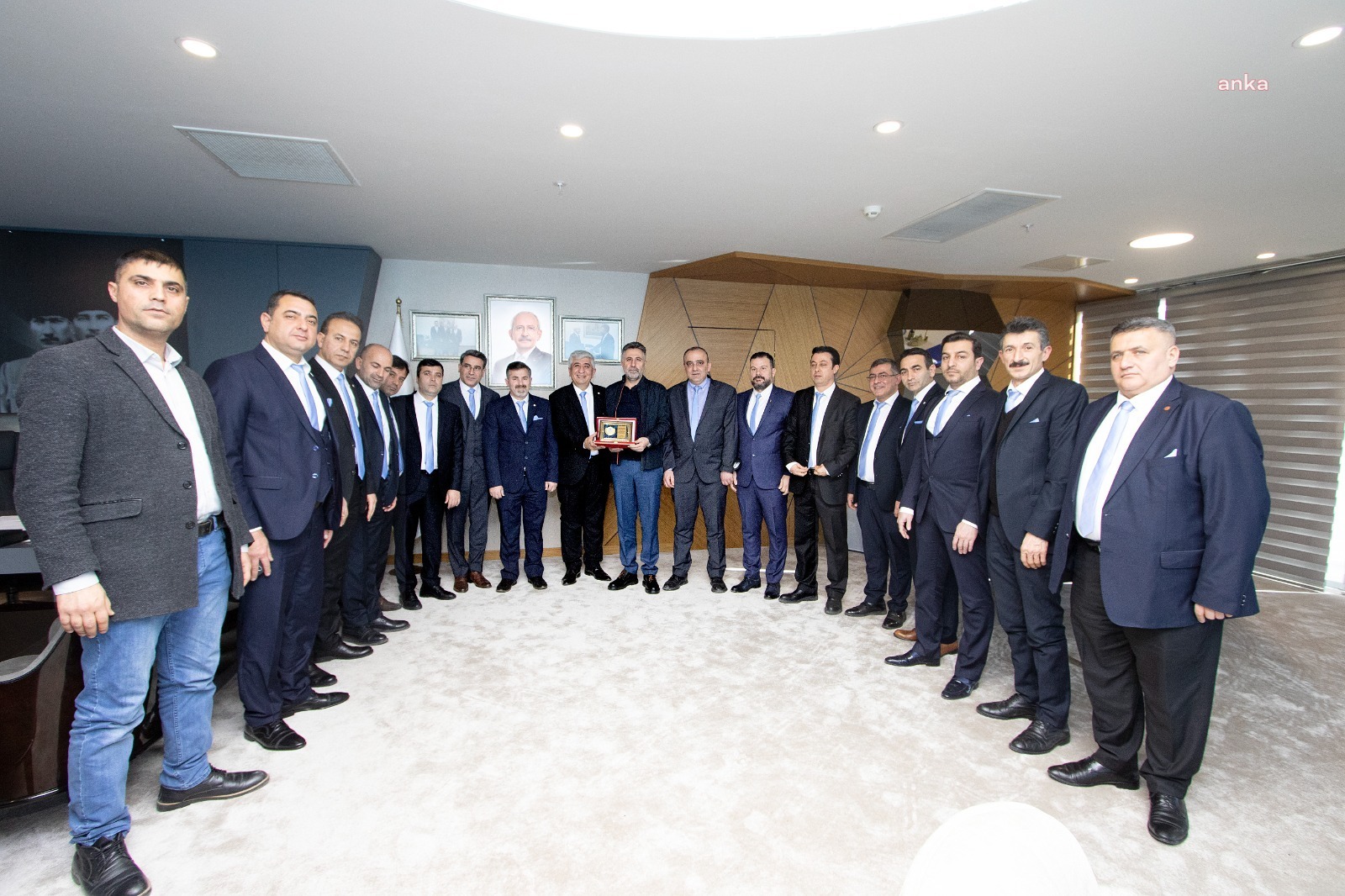 Bayraklı Belediyesi esnafa yardımlarını sürdürüyor