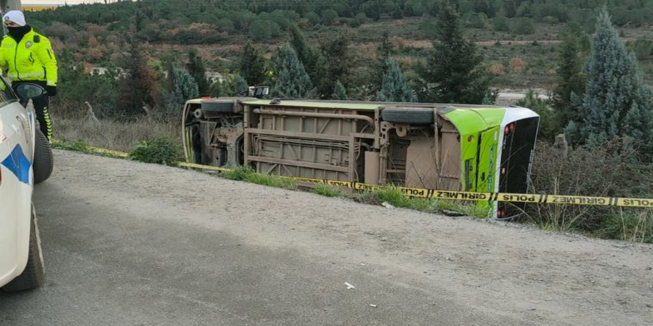 Halk otobüsü devrildi: Çok sayıda yaralı var