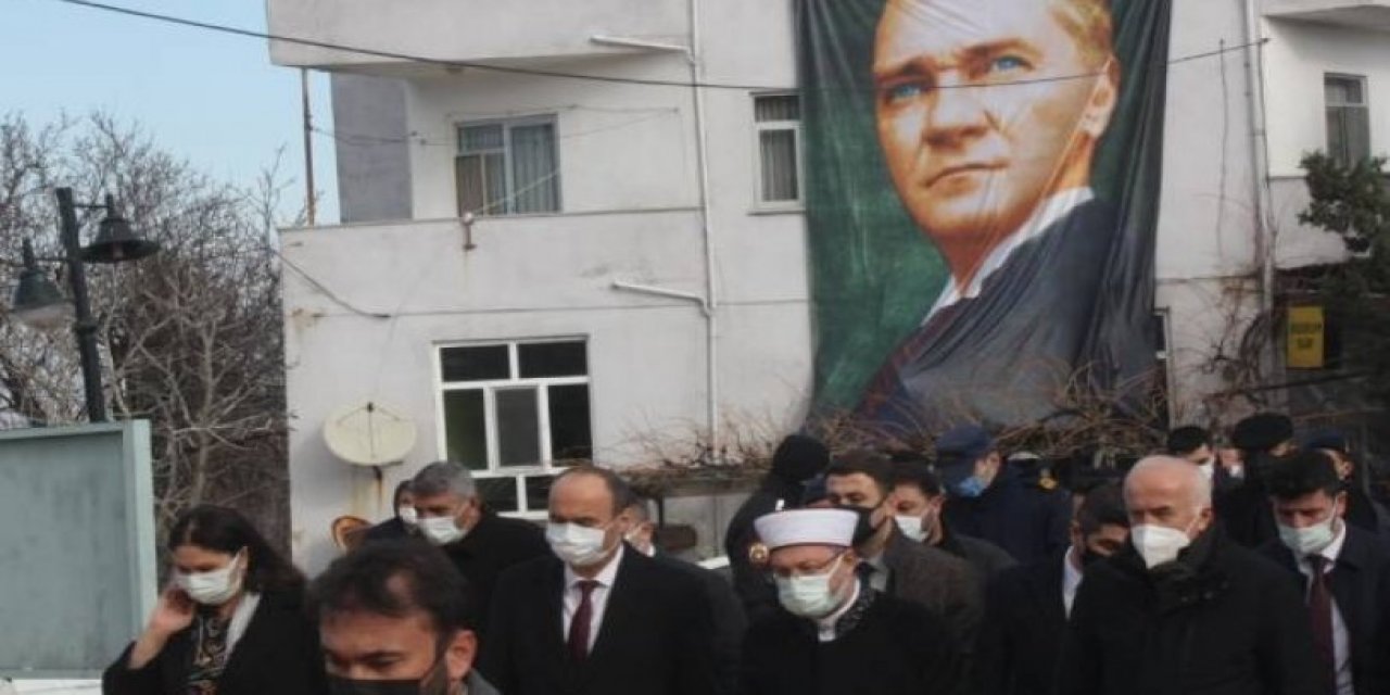 Diyanet İşleri Başkanı Ali Erbaş'a Atatürk'lü karşılama