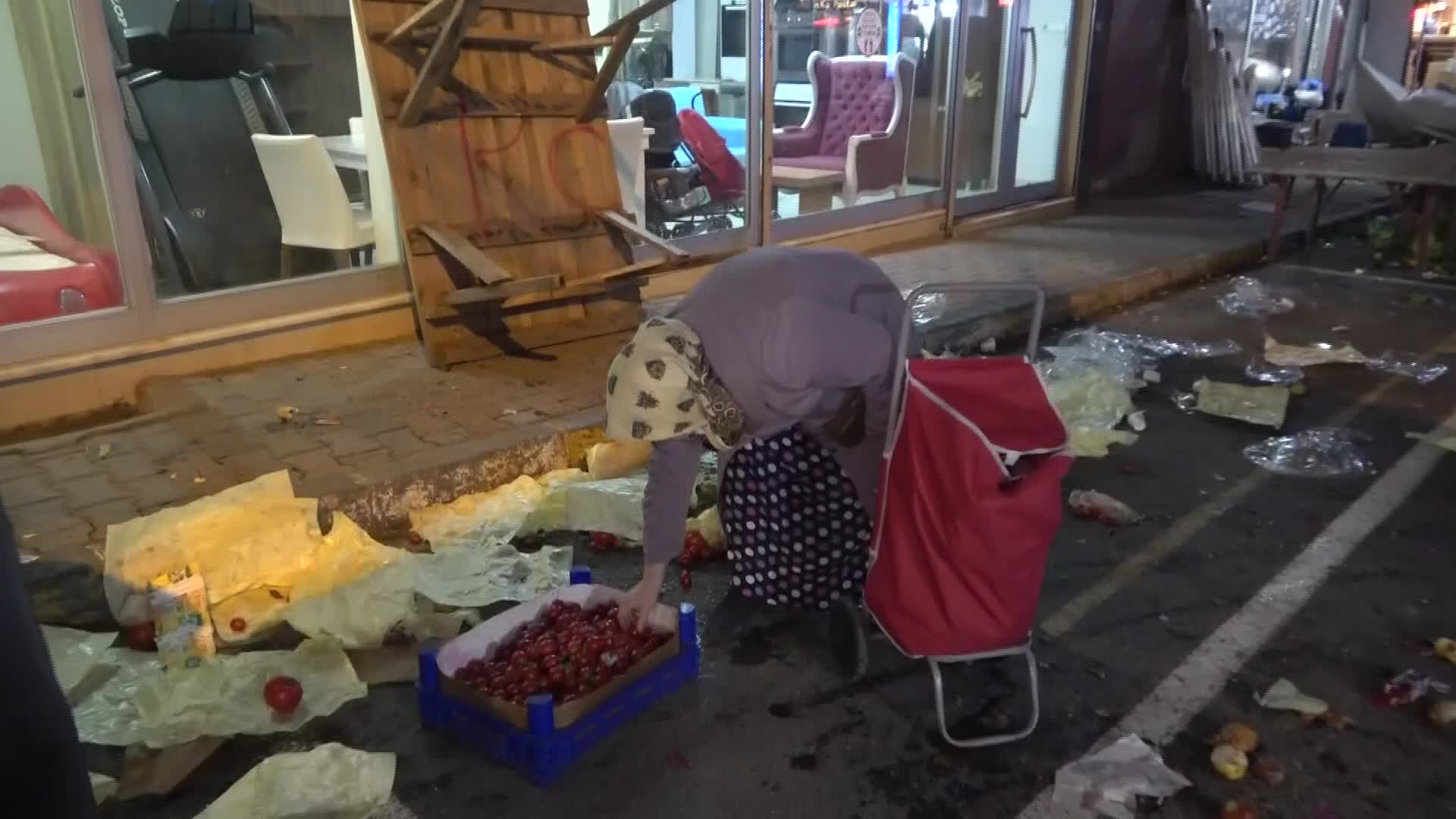 Akşam pazarında yürekleri acıtan görüntüler: "Param yok alamıyorum yerden topluyorum"