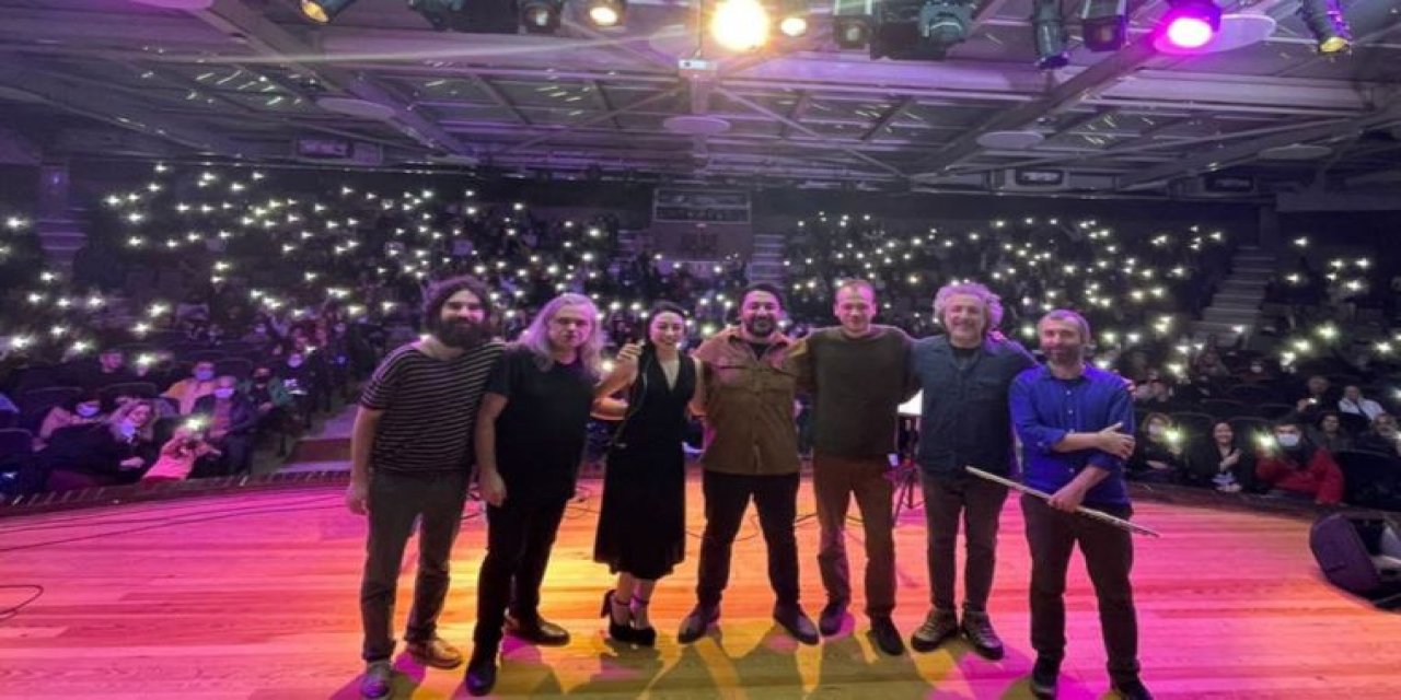 Sosyal medya hesabından duyurdu: Ezginin Günlüğü’nde ayrılık