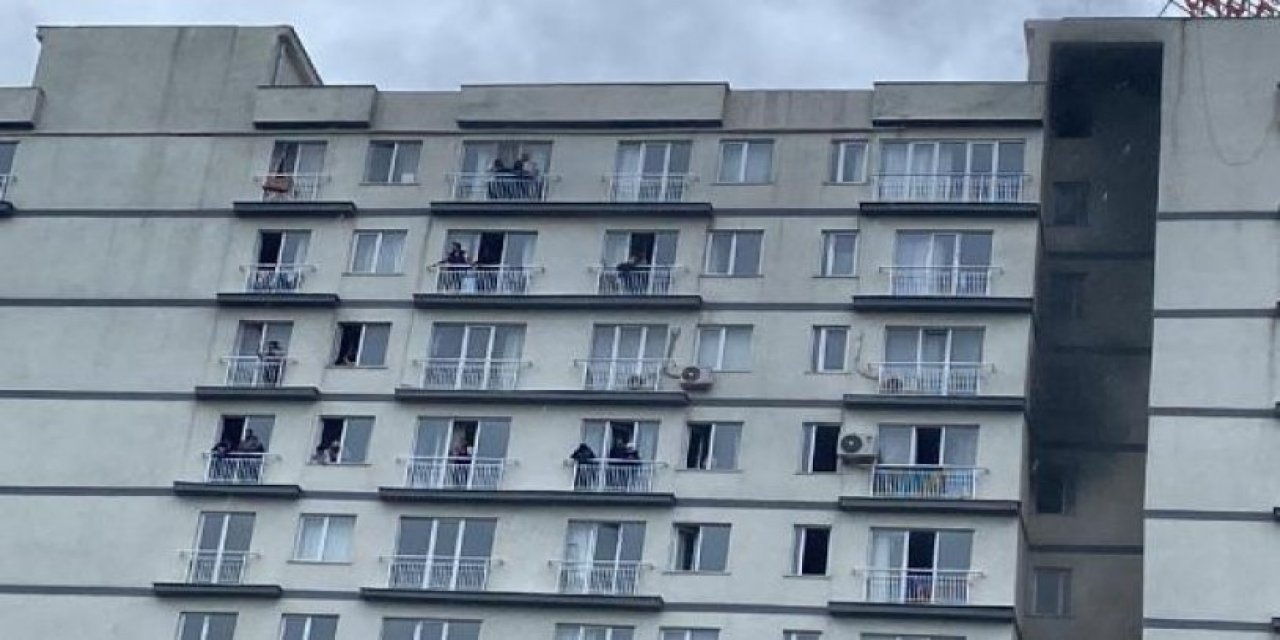 18 katlı binada yangın çıktı: Çok sayıda vatandaş mahsur kaldı