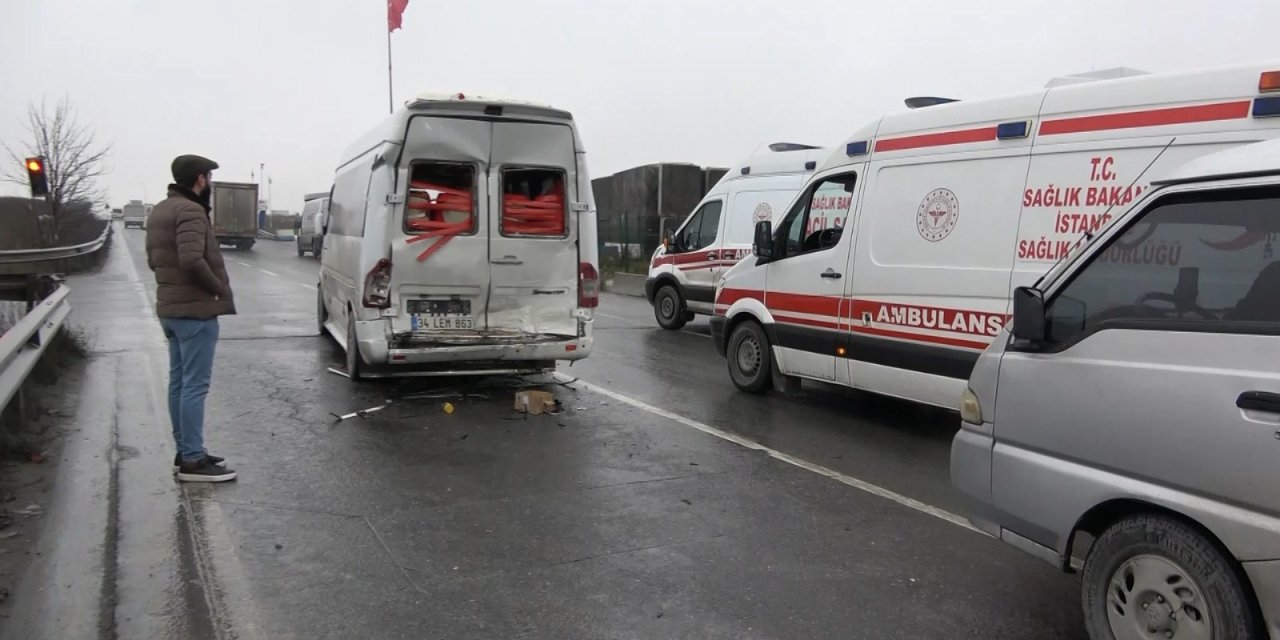 İşçi servisi ile TIR çarpıştı: Çok sayıda yaralı var