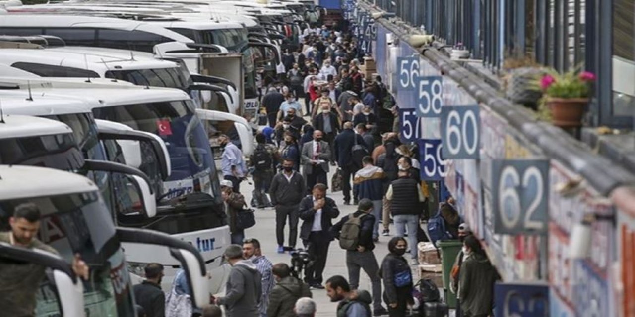 Yılın son gününde otogarda yoğunluk