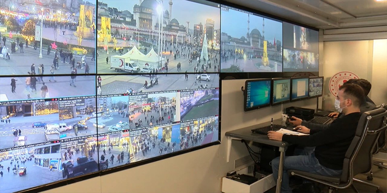 Taksim'de yılbaşı kutlamalarına kameralı takip