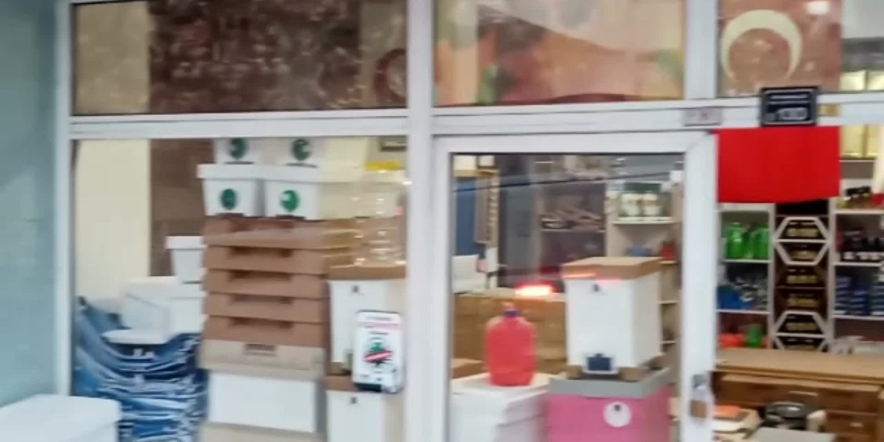 "Dededen devam ettirdiğimiz arıcılıktan vazgeçme noktasına geldik"