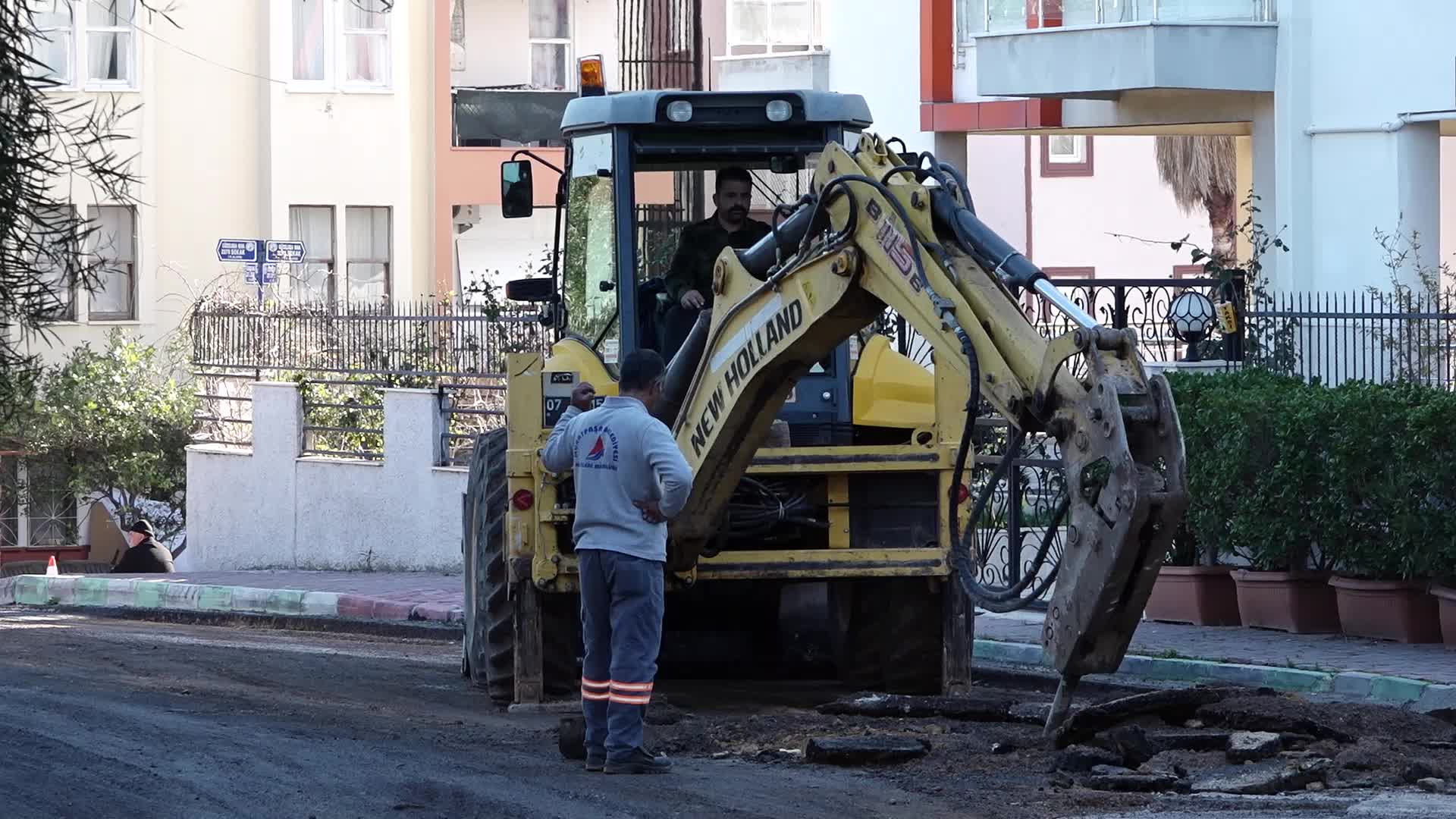 Antalya Güzeloba Mahallesi'ne sıfırdan asfalt