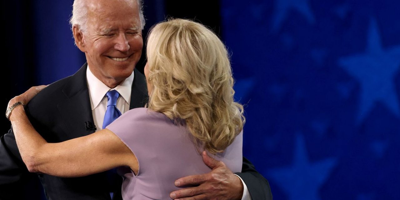 Joe Biden'ın beş kez evlenme teklif ettiği  Jill Biden’in hayatı, merak konusu oldu.