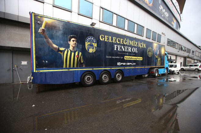 Fenerbahçe Kulübü'nden İzmir'deki depremzedelere yardım
