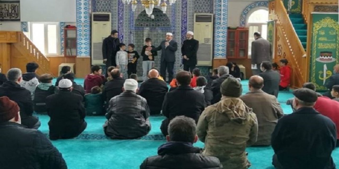 Sevgi evlerinde kalan çocuklar camide ifşa edildi!