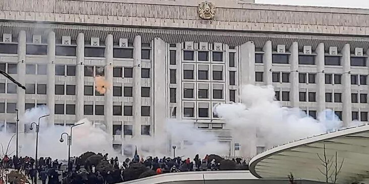 Kazakistan'da protestolar devam ediyor: Türkiye'nin 'aksakalı' devreye girdi