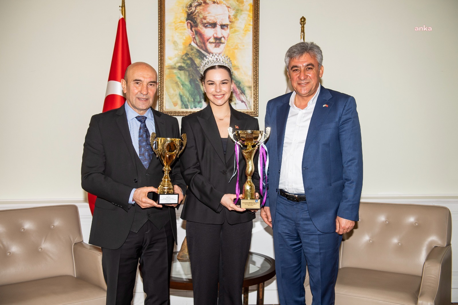 Tunç Soyer, milli jimnastikçi Burçak Şenman'ı ağırladı