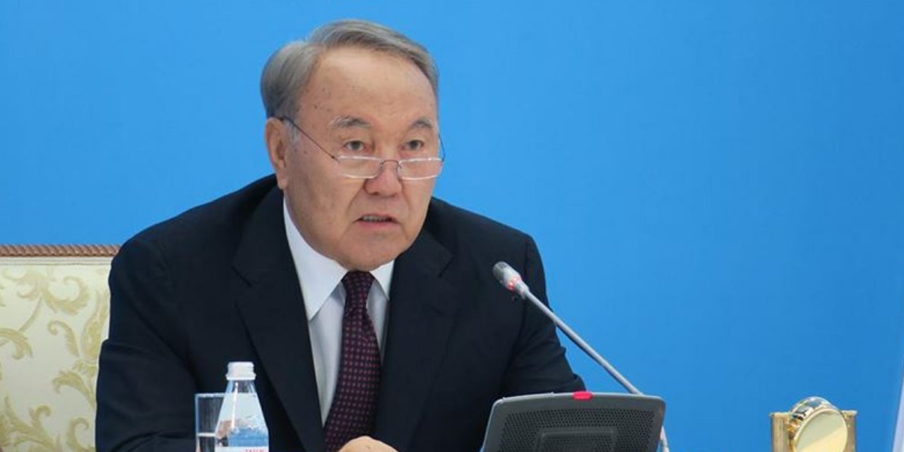 "Nazarbayev Kazakistan'ı ailesiyle birlikte terk etti" iddiası