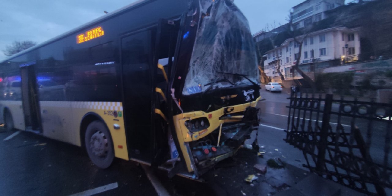 İETT şoförü hakimiyeti kaybetti: 8 yaralı