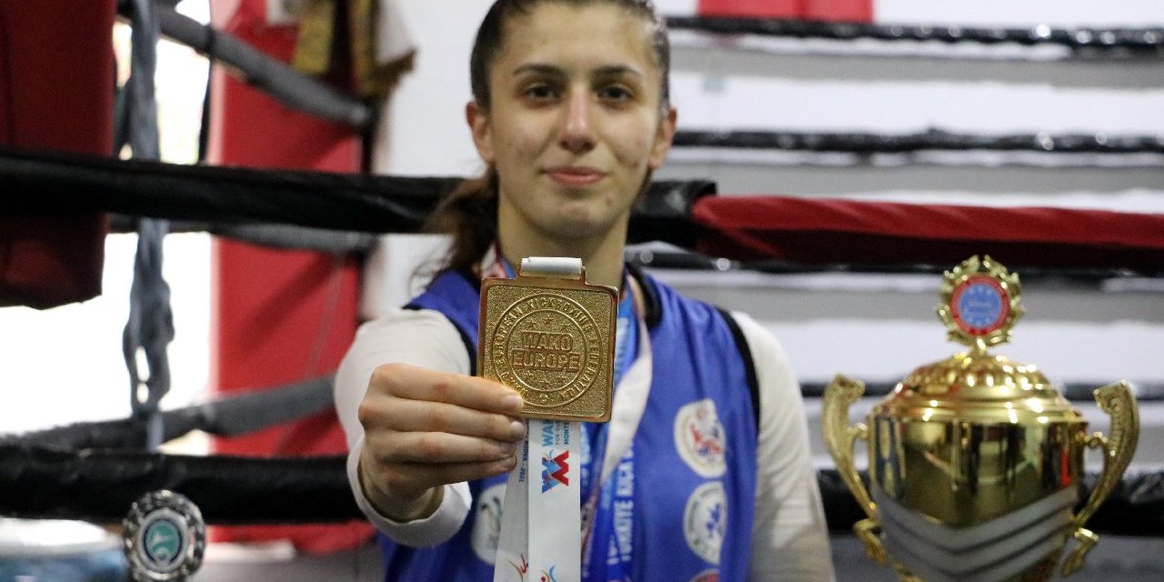 'Kızdan boksör mü olur' dediler, şampiyon oldu