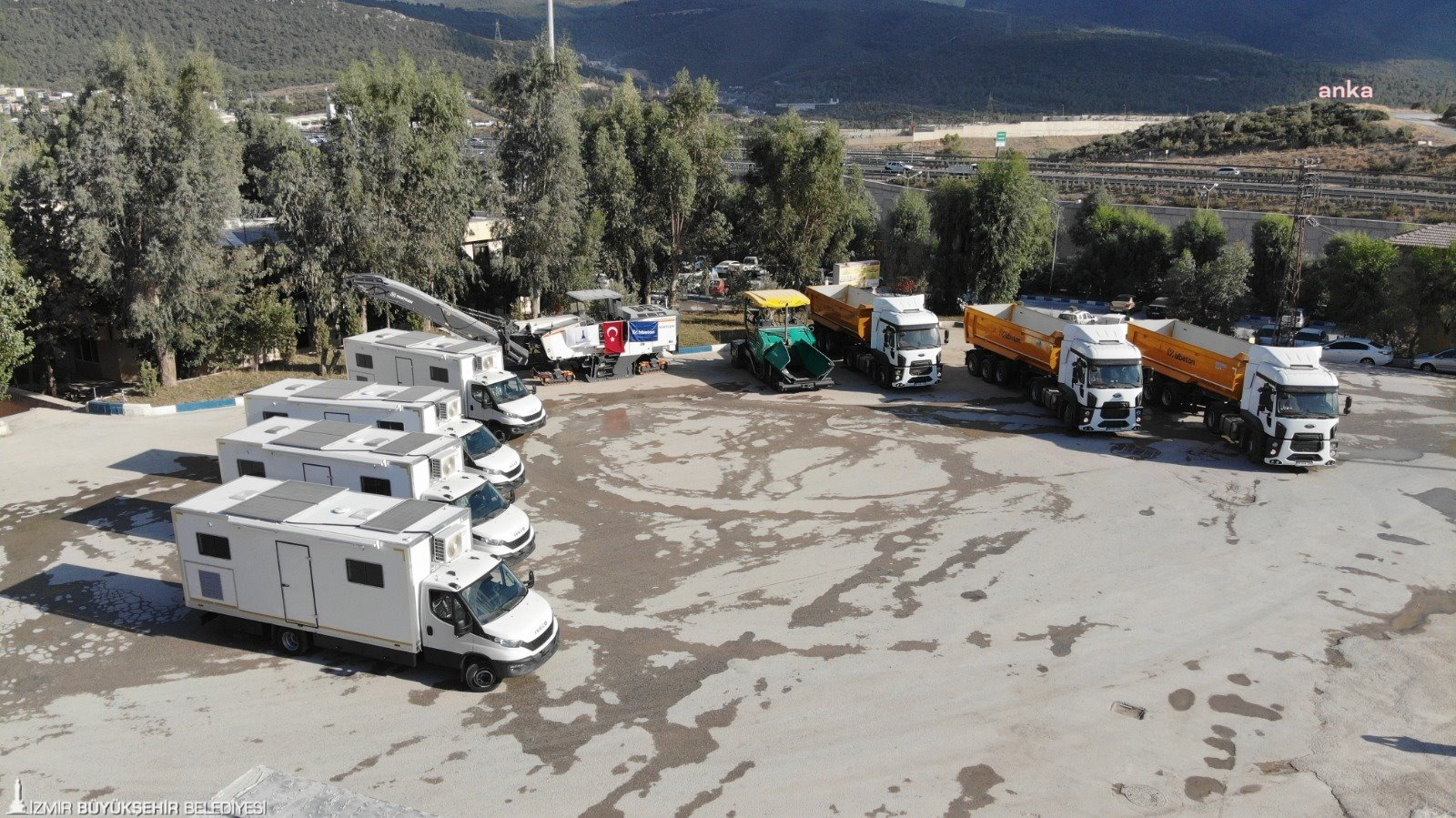 İzmir Büyükşehir'den yol çalışmalarına 1 yılda 1.1 milyar lira