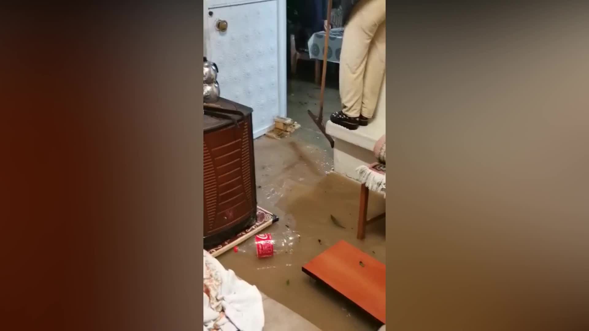 Bodrum'da sağanak yağış hayatı felç etti