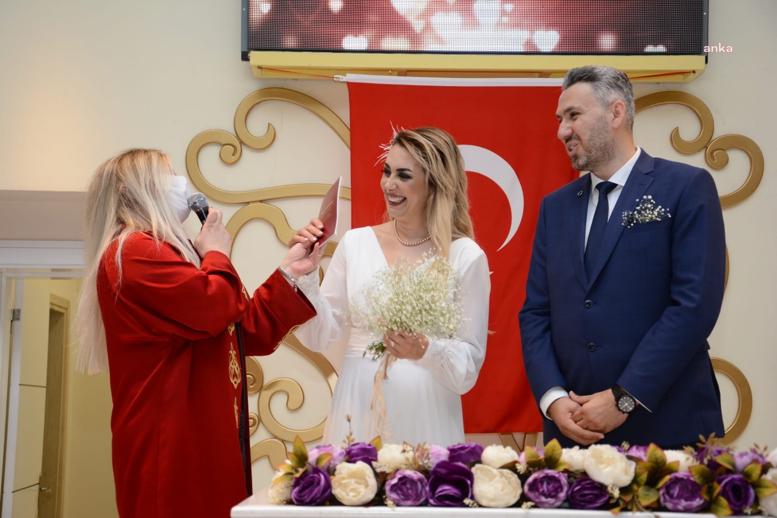 İzmit Belediyesi'nin ücretsiz nikah salonlarından 2 bin 818 çift yararlandı