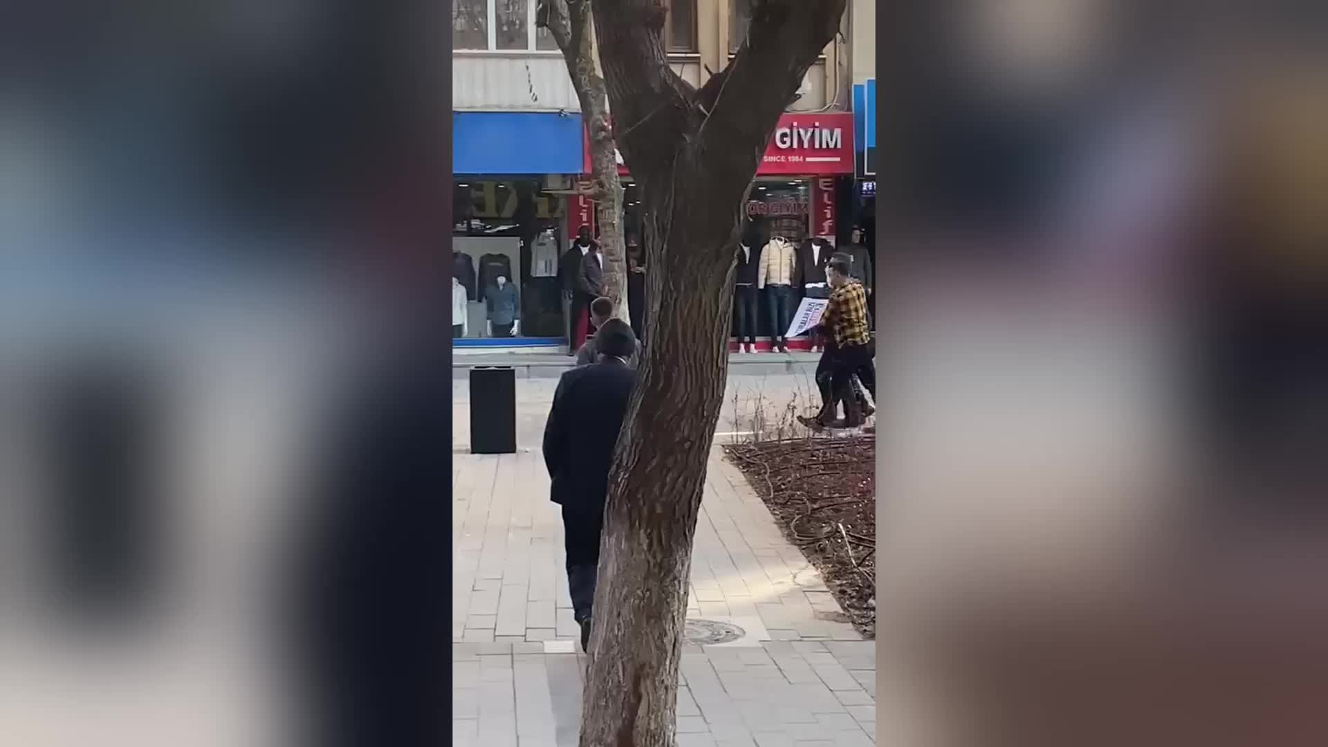 Siirt'te eylem yapan Furkan Vakfı üyelerine polis müdahale etti