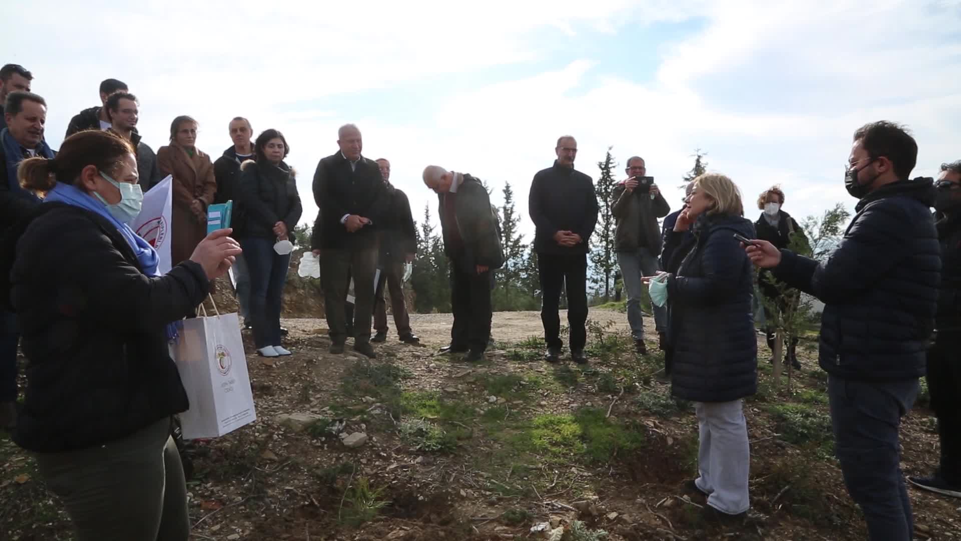 Efeler'de sağlık kahramanları için hatıra korusu