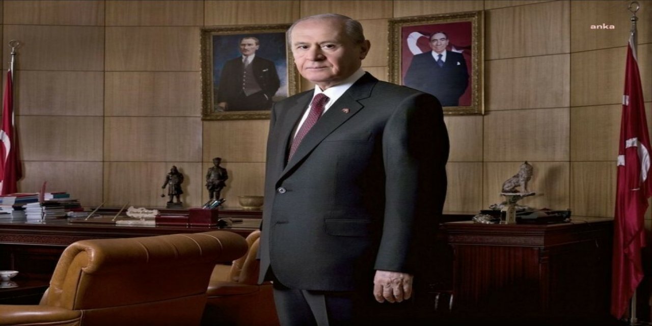Devlet Bahçeli'den  '10 Ocak Çalışan Gazeteciler Günü' mesajı: "Kaleminin ve fikriyatının onuruyla çalışan gazetecilerimizin gününü kutluyorum"