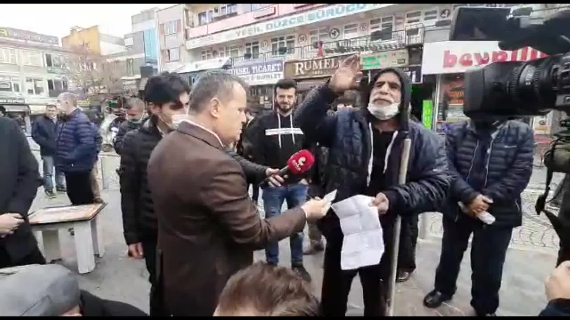 Düzceli çiftçi isyan etti: "Kazandığım işçi parasına gidiyor şu ellerimin haline bak"